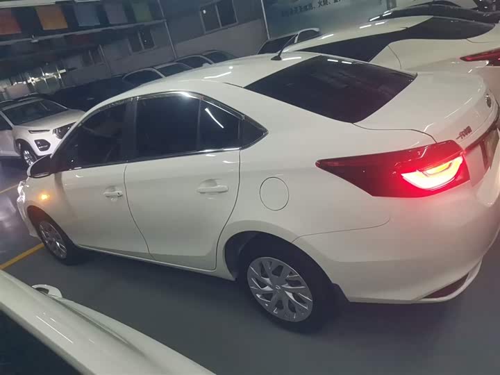 Фото 5 - Toyota Vios