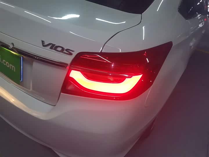 Фото 8 - Toyota Vios