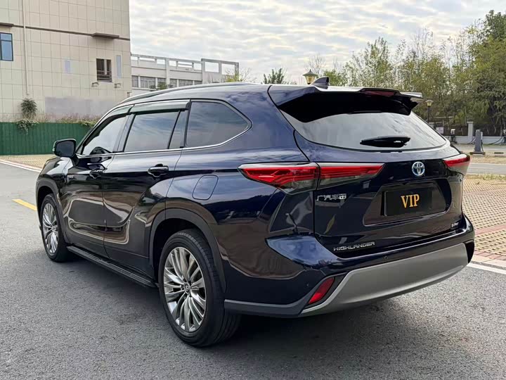 Фото 10 - Toyota Highlander