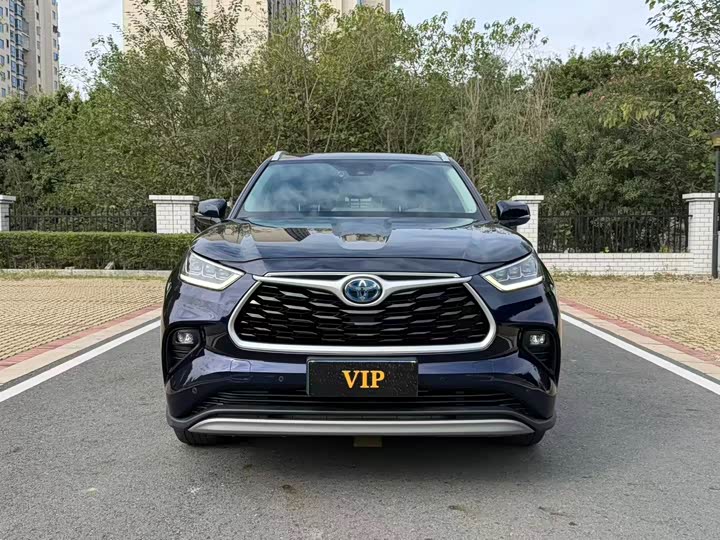 Фото 2 - Toyota Highlander