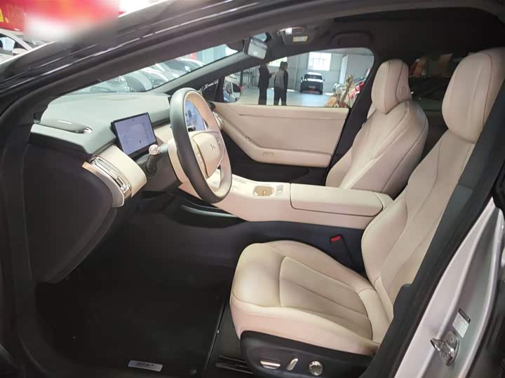 Фото 15 - XPeng F57