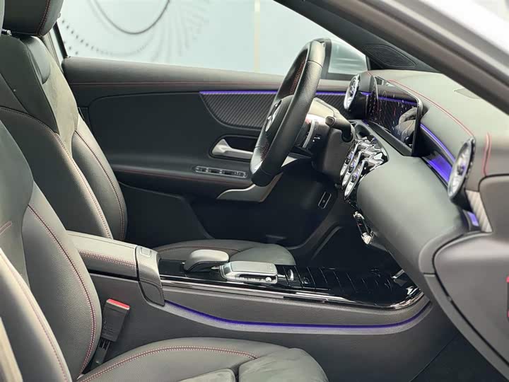 Фото 8 - Mercedes-Benz A-Class