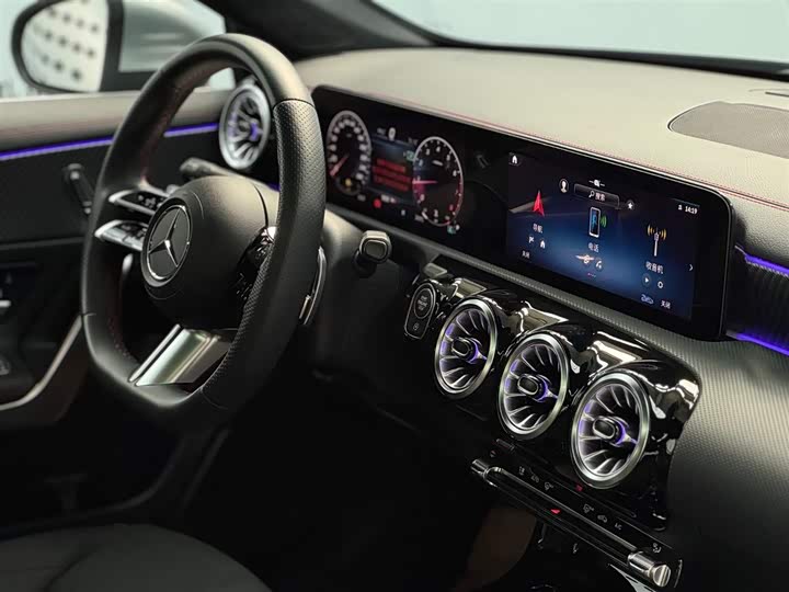 Фото 9 - Mercedes-Benz A-Class