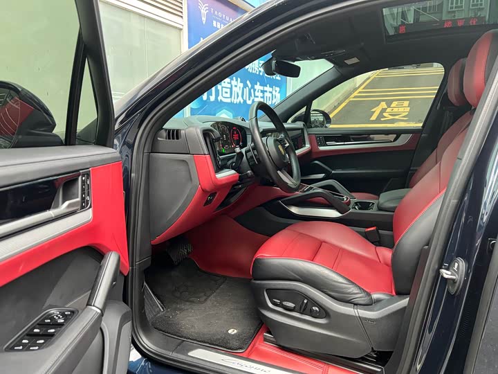 Фото 35 - Porsche Cayenne