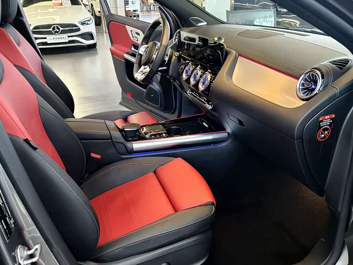 Фото 15 - Mercedes-Benz GLA-Class AMG