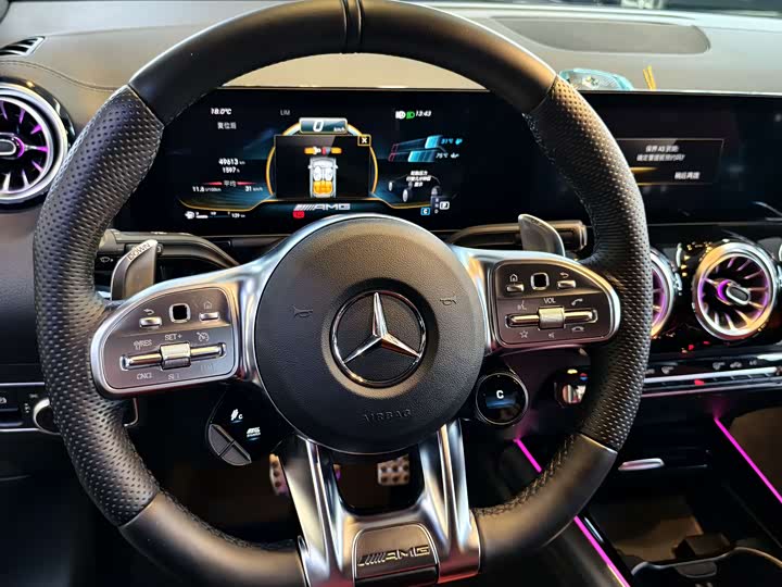 Фото 17 - Mercedes-Benz GLA-Class AMG