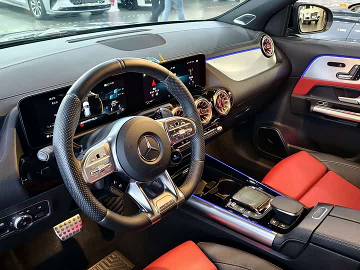 Фото 22 - Mercedes-Benz GLA-Class AMG