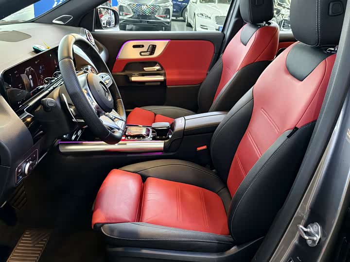 Фото 9 - Mercedes-Benz GLA-Class AMG