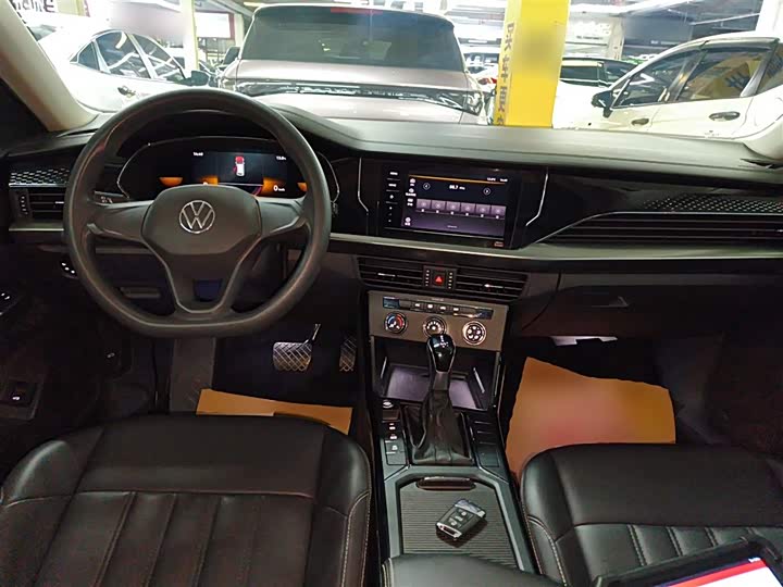 Фото 10 - Volkswagen Passat