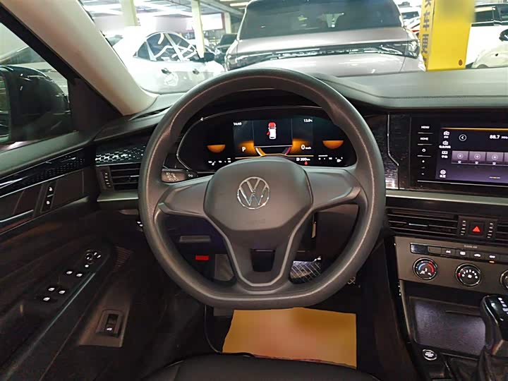 Фото 11 - Volkswagen Passat