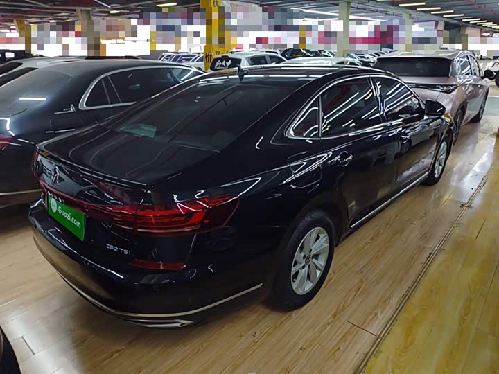 Фото 7 - Volkswagen Passat