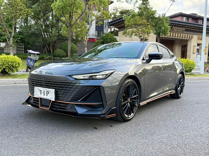 Фото 1 - Changan UNI-V