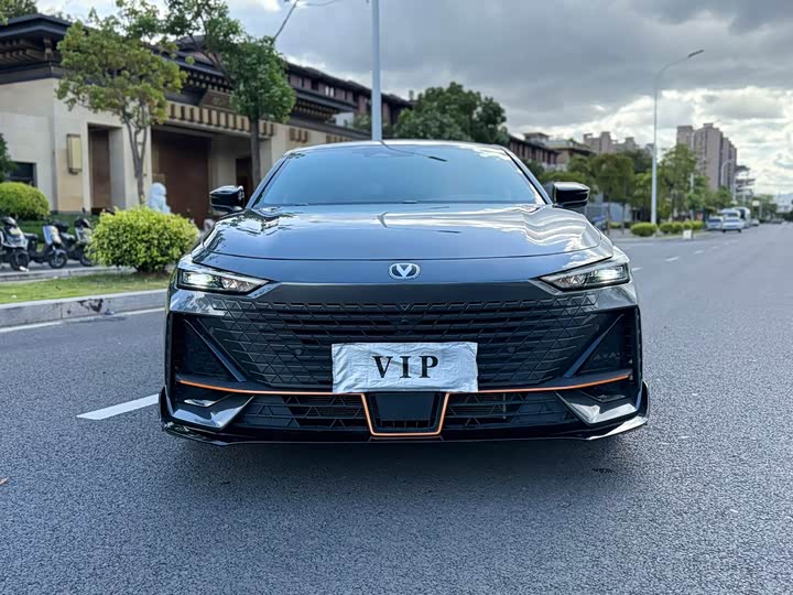 Фото 2 - Changan UNI-V