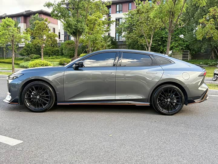 Фото 4 - Changan UNI-V