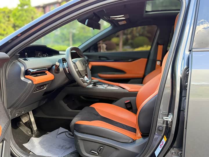 Фото 8 - Changan UNI-V