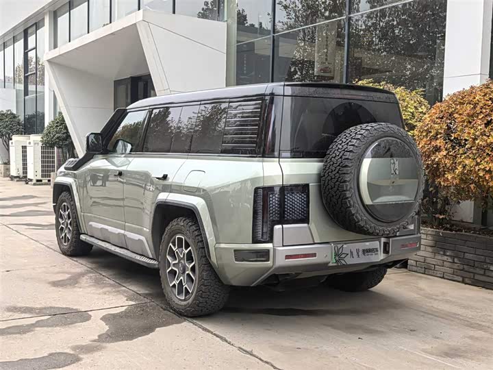 Фото 3 - BYD Yangwang U8