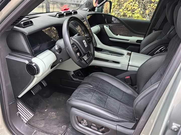 Фото 4 - BYD Yangwang U8