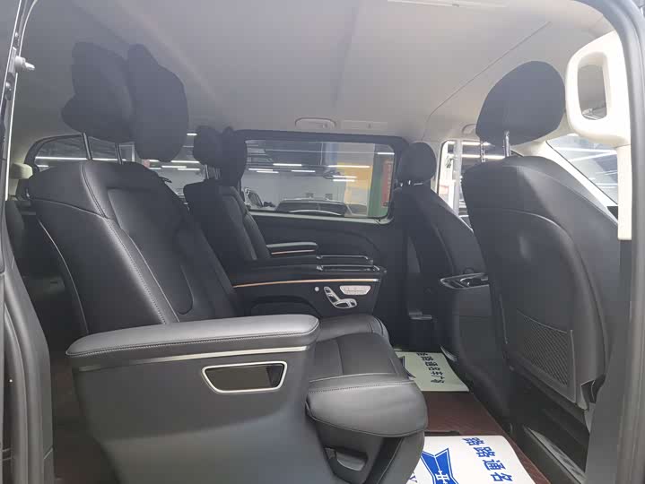 Фото 9 - Mercedes-Benz Vito