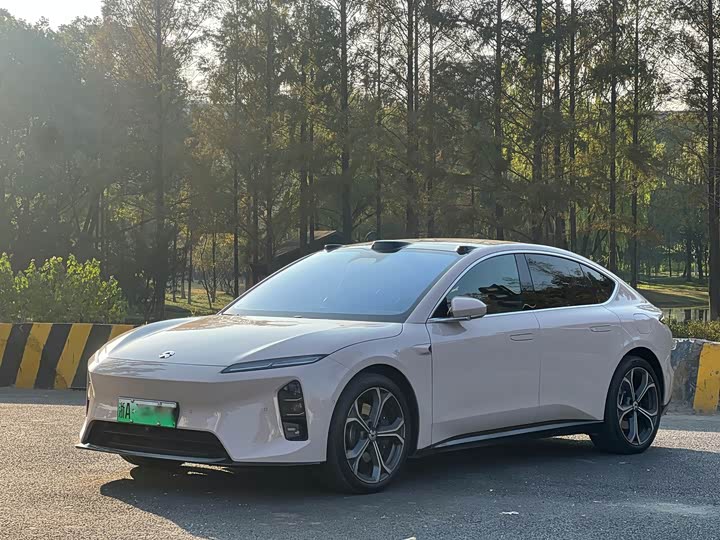 Фото 1 - Nio ET5