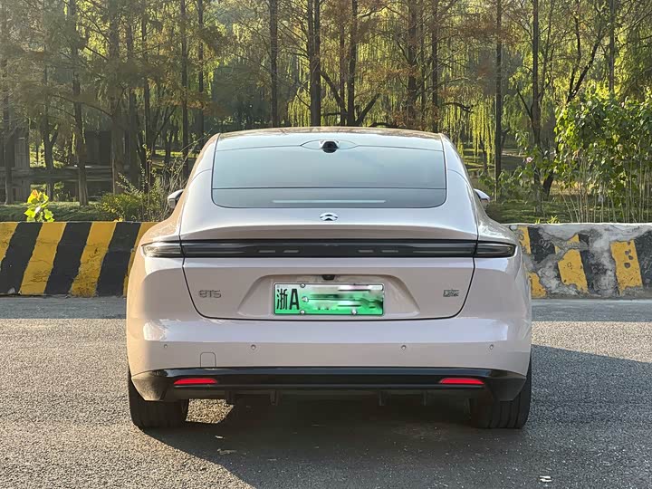 Фото 6 - Nio ET5