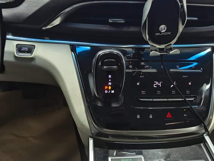 Фото 16 - Buick GL8 ES