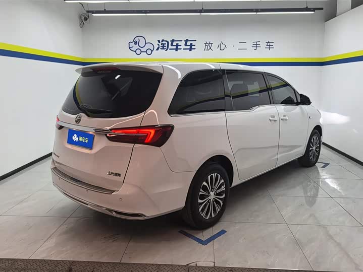 Фото 3 - Buick GL8 ES