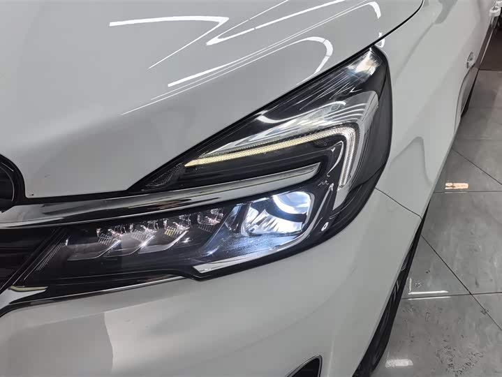 Фото 5 - Buick GL8 ES