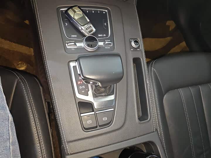 Фото 14 - Audi Q5L