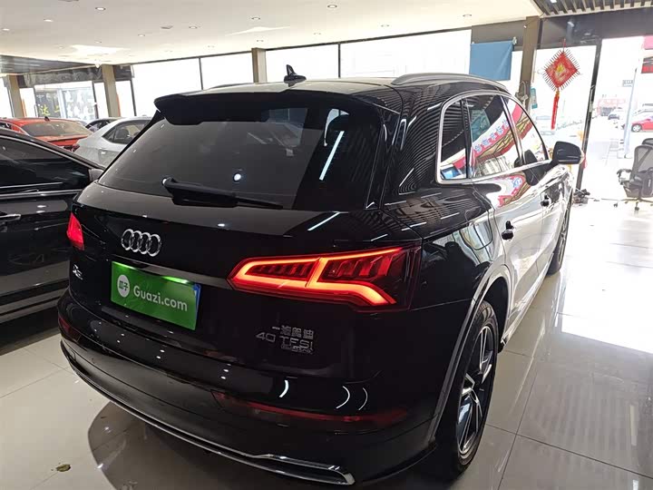 Фото 7 - Audi Q5L