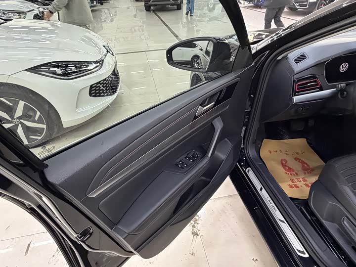 Фото 10 - Volkswagen Lavida