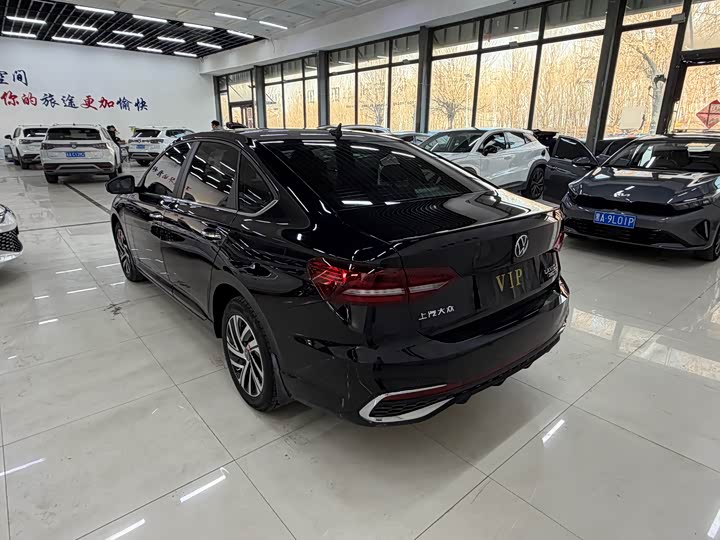 Фото 3 - Volkswagen Lavida