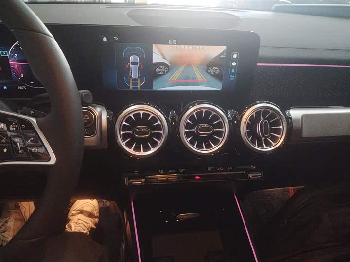 Фото 13 - Mercedes-Benz GLB-Class