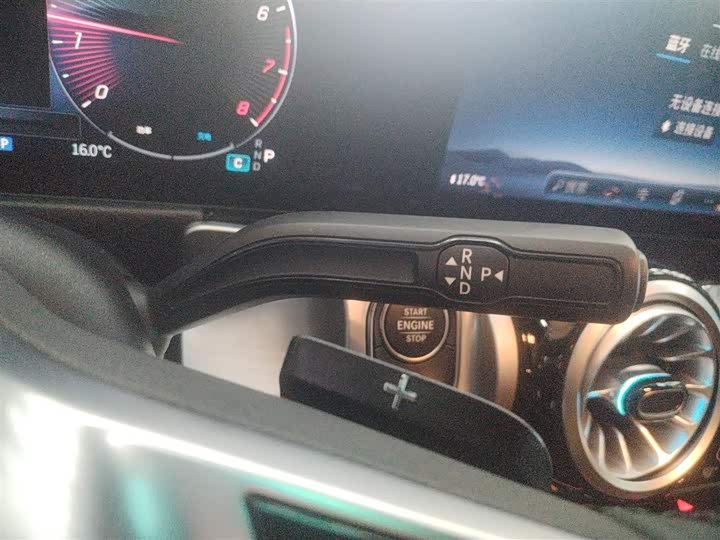 Фото 14 - Mercedes-Benz GLB-Class