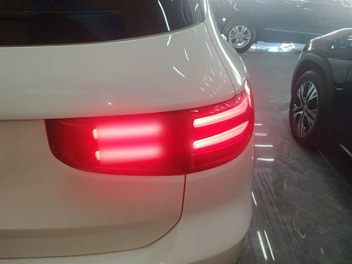 Фото 8 - Mercedes-Benz GLB-Class