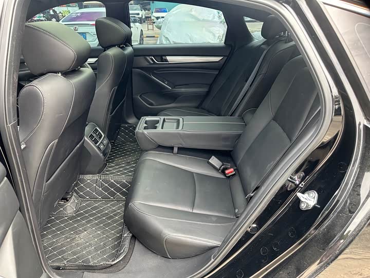 Фото 5 - Honda Inspire