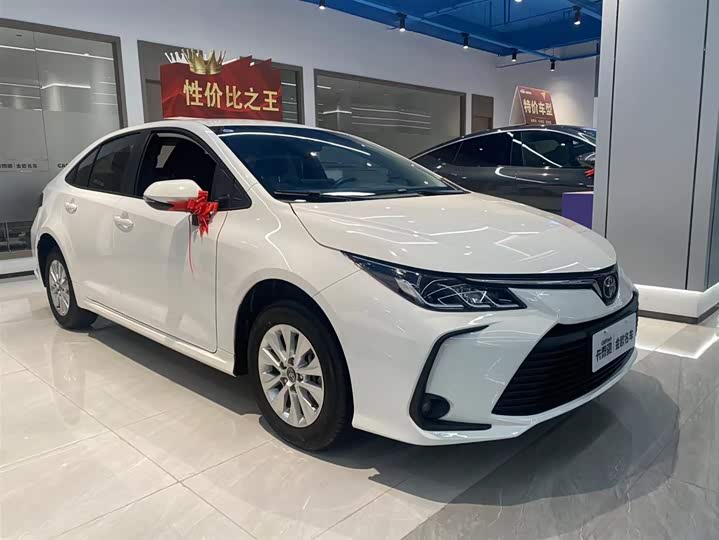 Фото 3 - Toyota Corolla