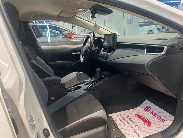 Фото 5 - Toyota Corolla