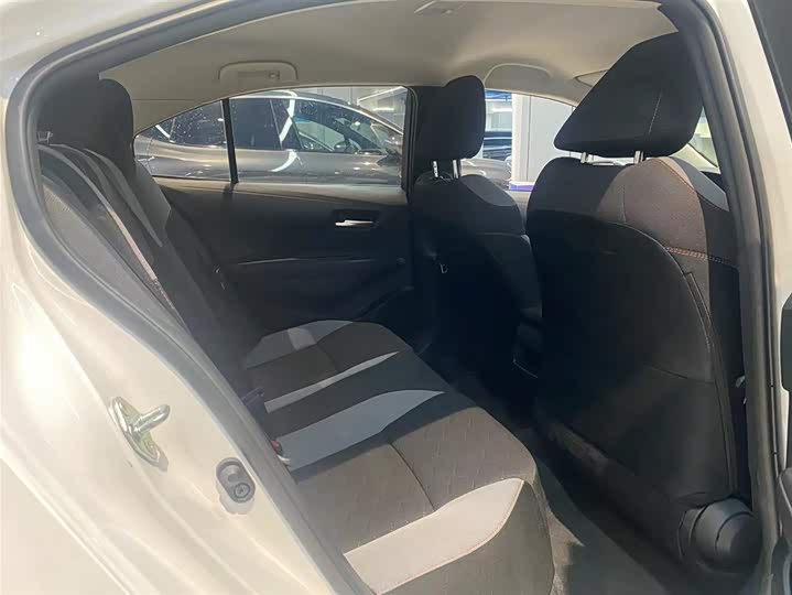 Фото 6 - Toyota Corolla