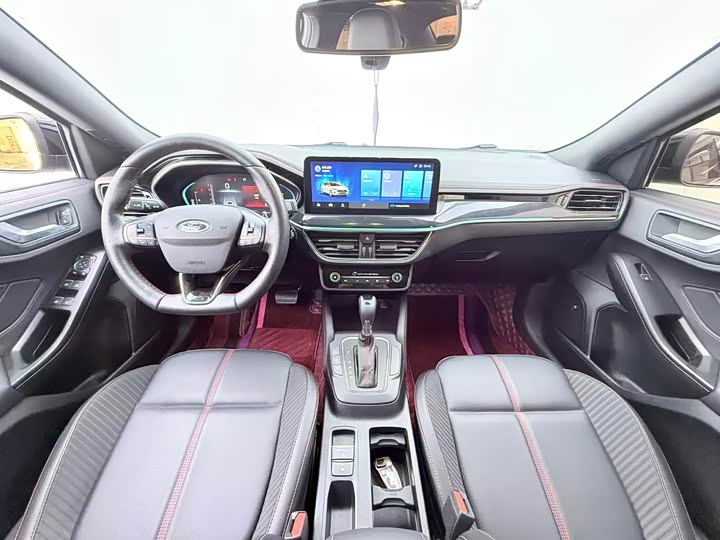 Фото 9 - Ford Focus