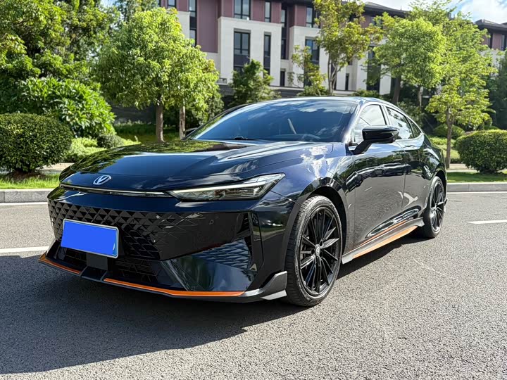 Фото 1 - Changan UNI-V