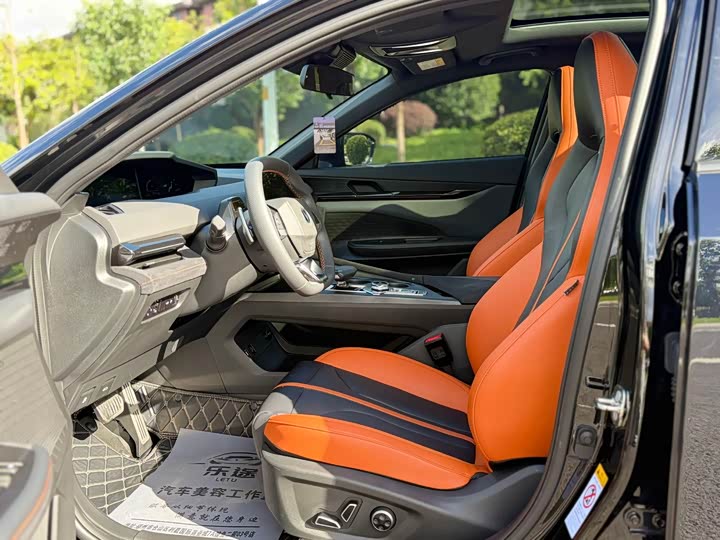 Фото 8 - Changan UNI-V