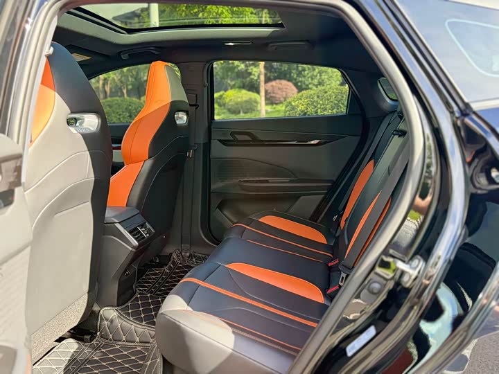 Фото 9 - Changan UNI-V