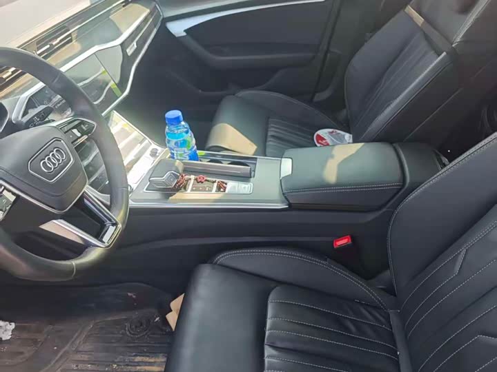 Фото 6 - Audi A6L