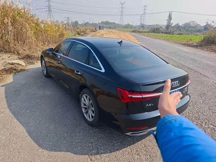 Фото 7 - Audi A6L