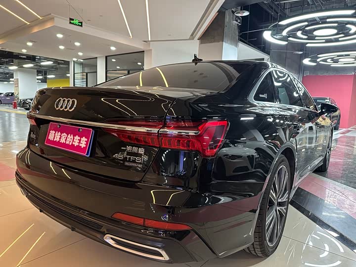 Фото 21 - Audi A6L