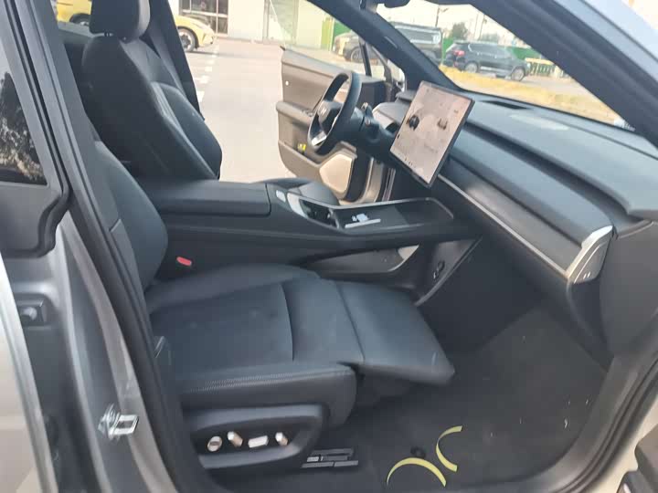 Фото 19 - Nio Onvo L60