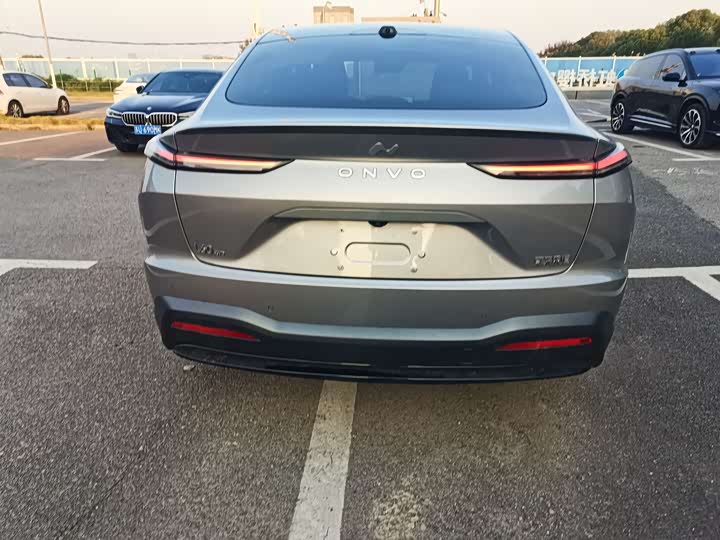 Фото 6 - Nio Onvo L60