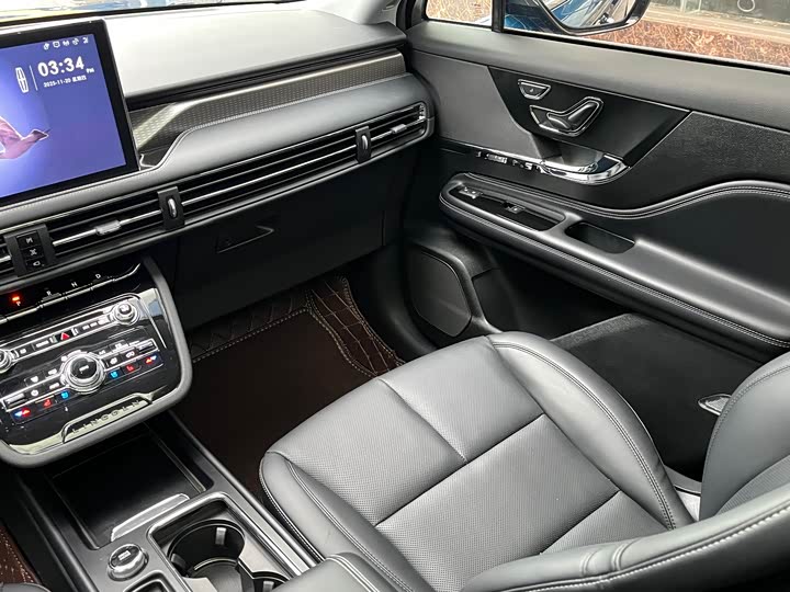 Фото 12 - Lincoln Corsair