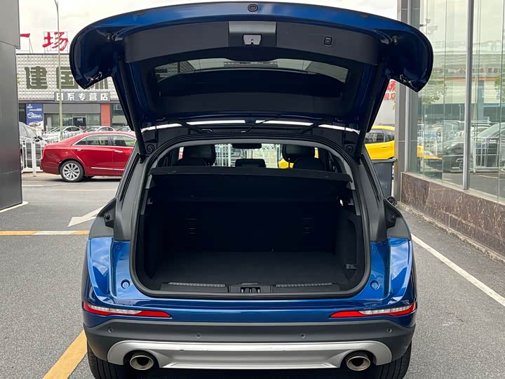 Фото 14 - Lincoln Corsair