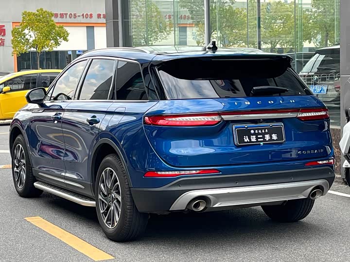 Фото 3 - Lincoln Corsair